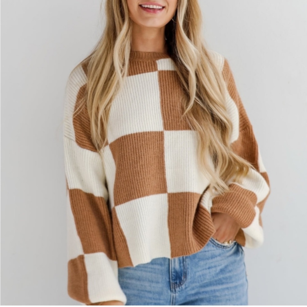 Checkered Crew Neck Sweater - Brown and White